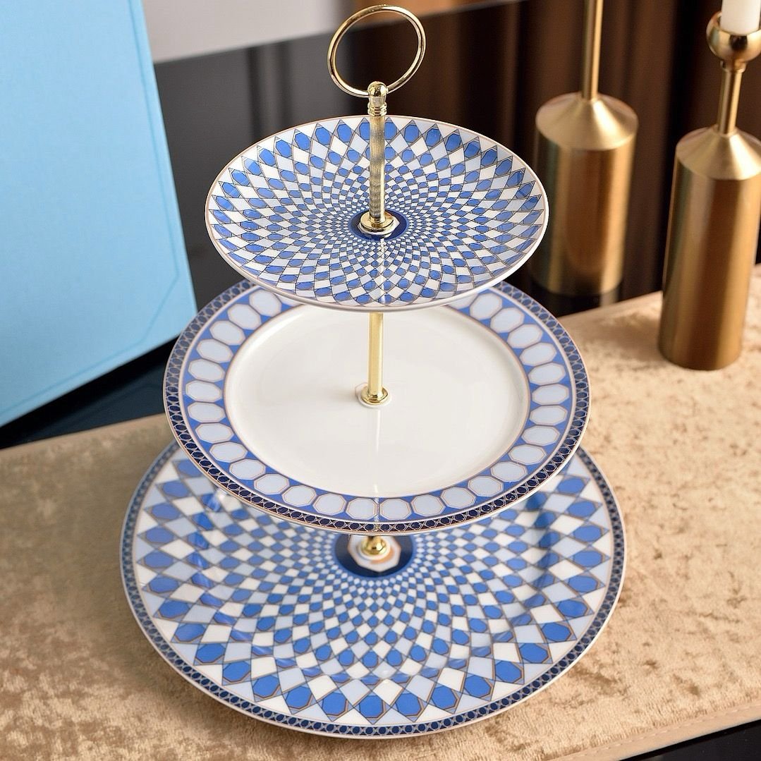 Swarovski sweet serving stand for cupcake three tires - Image 3 of 5